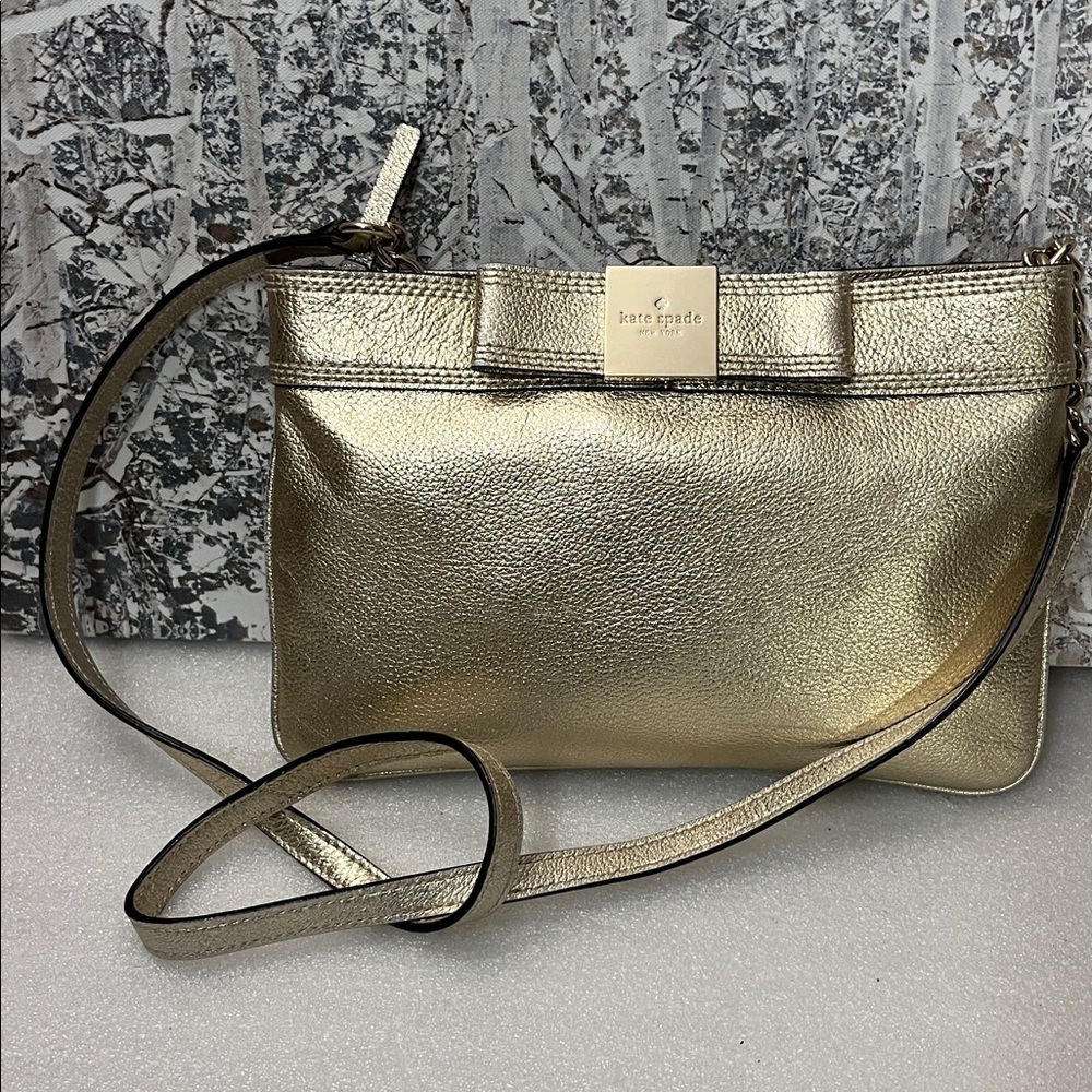 Kate Spade Gold Shimmer Crossbody Bag w/Chain Accent 🤩